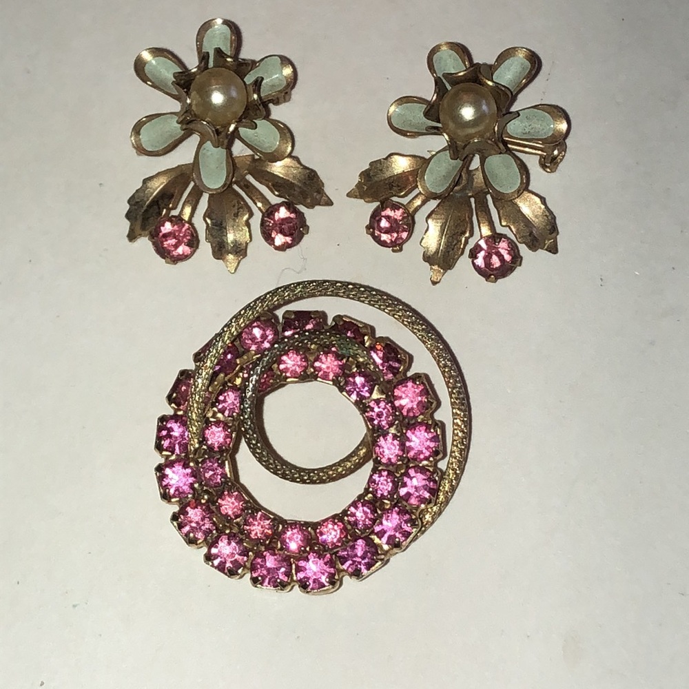 Vintage Pink Crystal Flower Brooches and Round Brooch Set